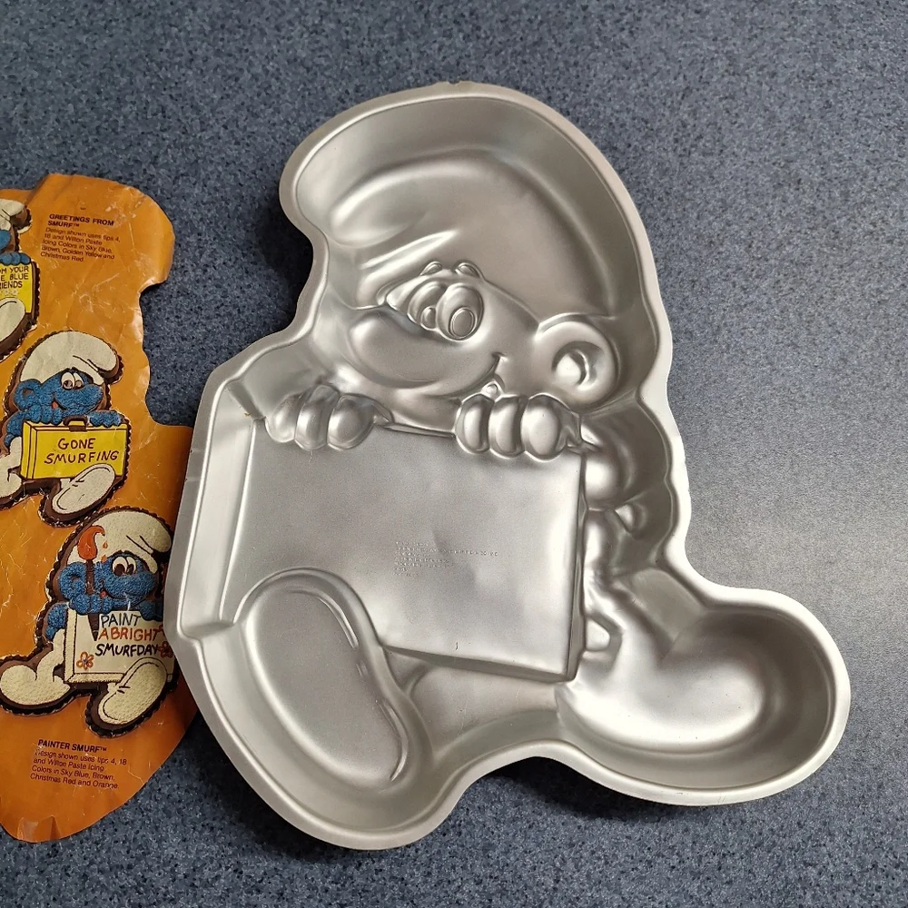 Wilton Smurf Birthday Cake Pan, 1983 #502-4033